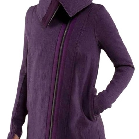 Lululemon Virasana Blanket Wrap - Picture 2 of 3